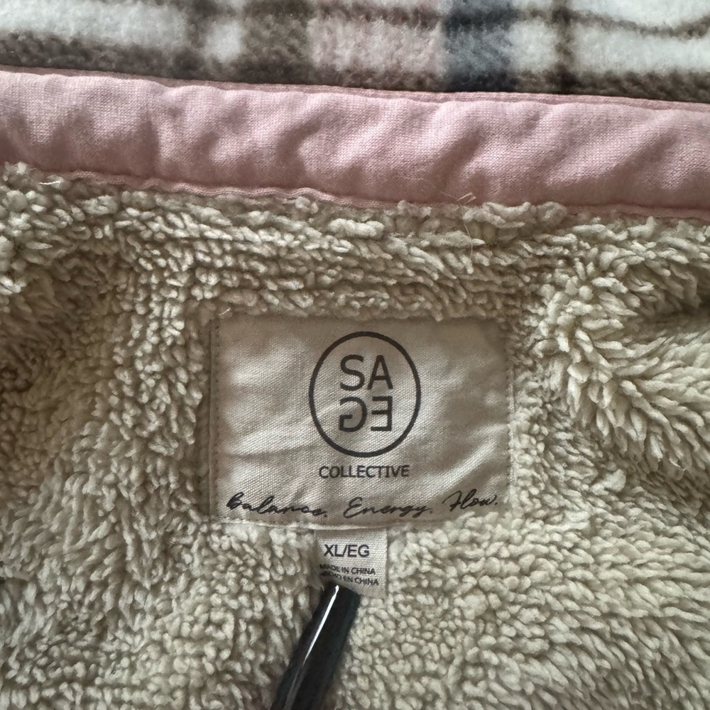 Sage Collective Plaid Women's Jacket in Pink & Gray XL faux fur inside - Picture 6 of 9